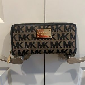 Michael Kors Wallet/Clutch